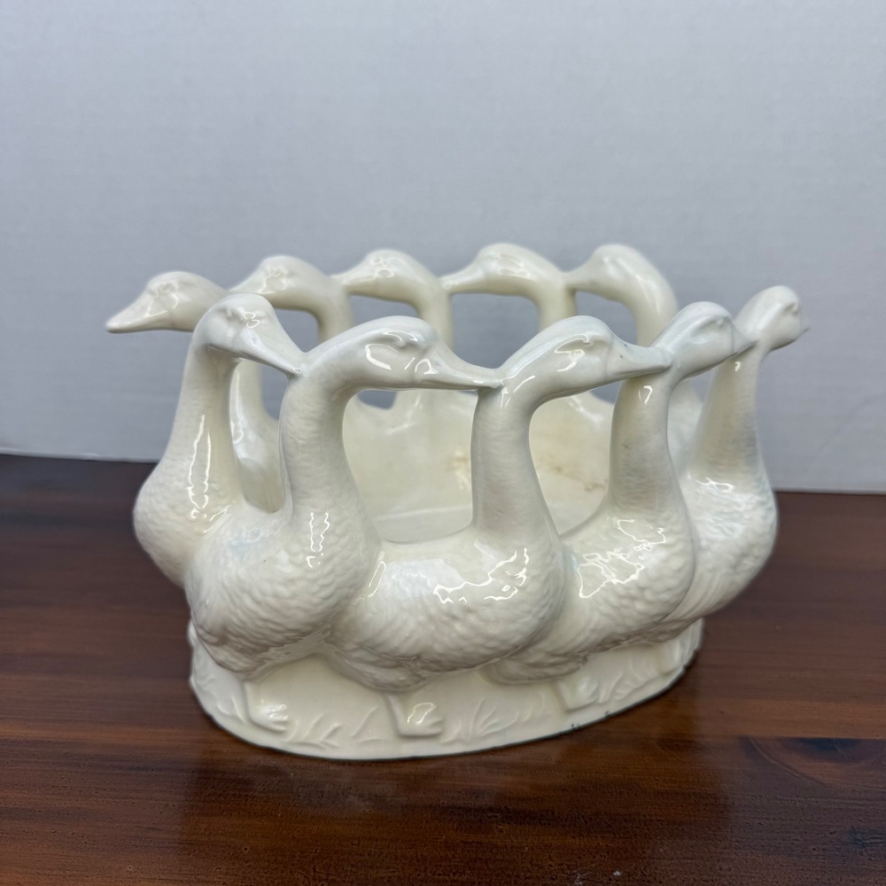 Vintage‎ 1983 Ceramic Circle of Geese Duck Centerpiece Bowl Cream 9.5in